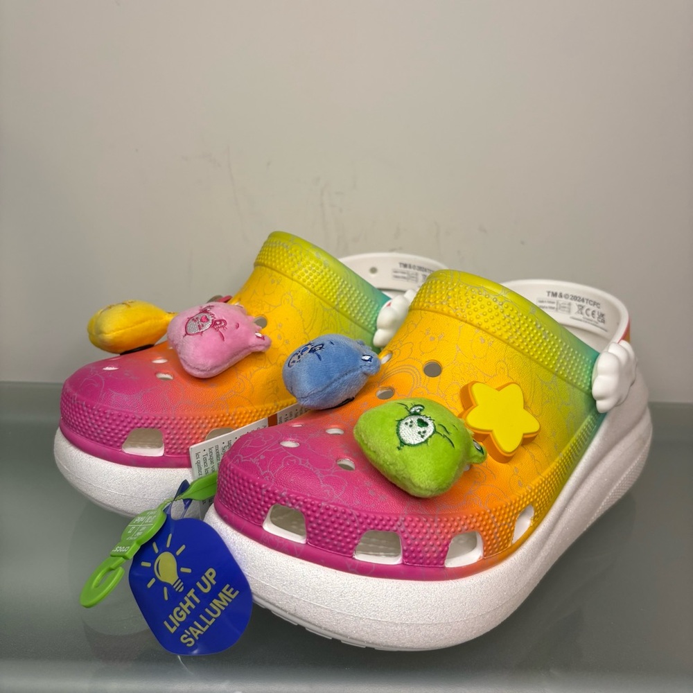 New CROCS x Care Bears Crush Clog Light On Women's Size 7 Rainbow Pink Yellow - Picture 5 of 10